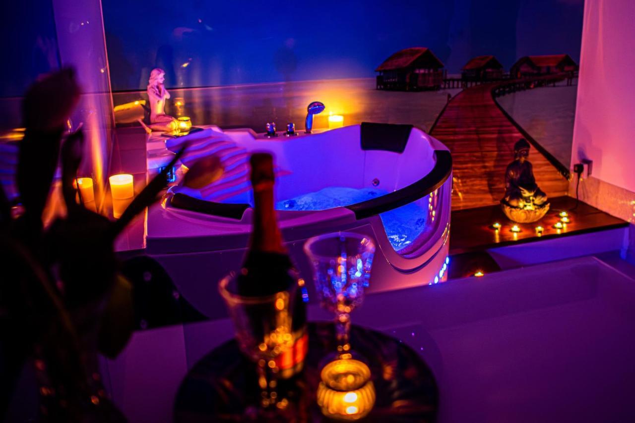 Jacuzzi Apartment Zen Krasków Exterior foto